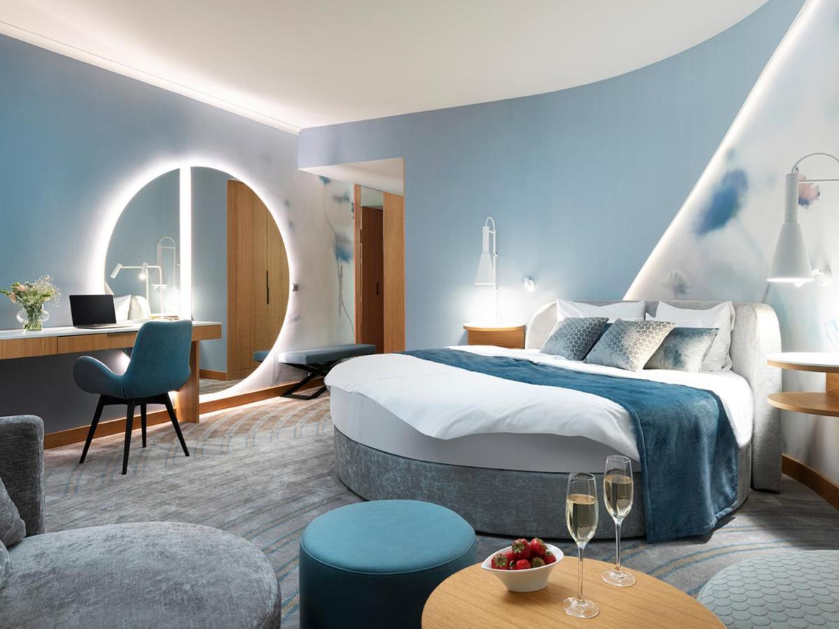 Oriental Blue,1404597602:JPEG