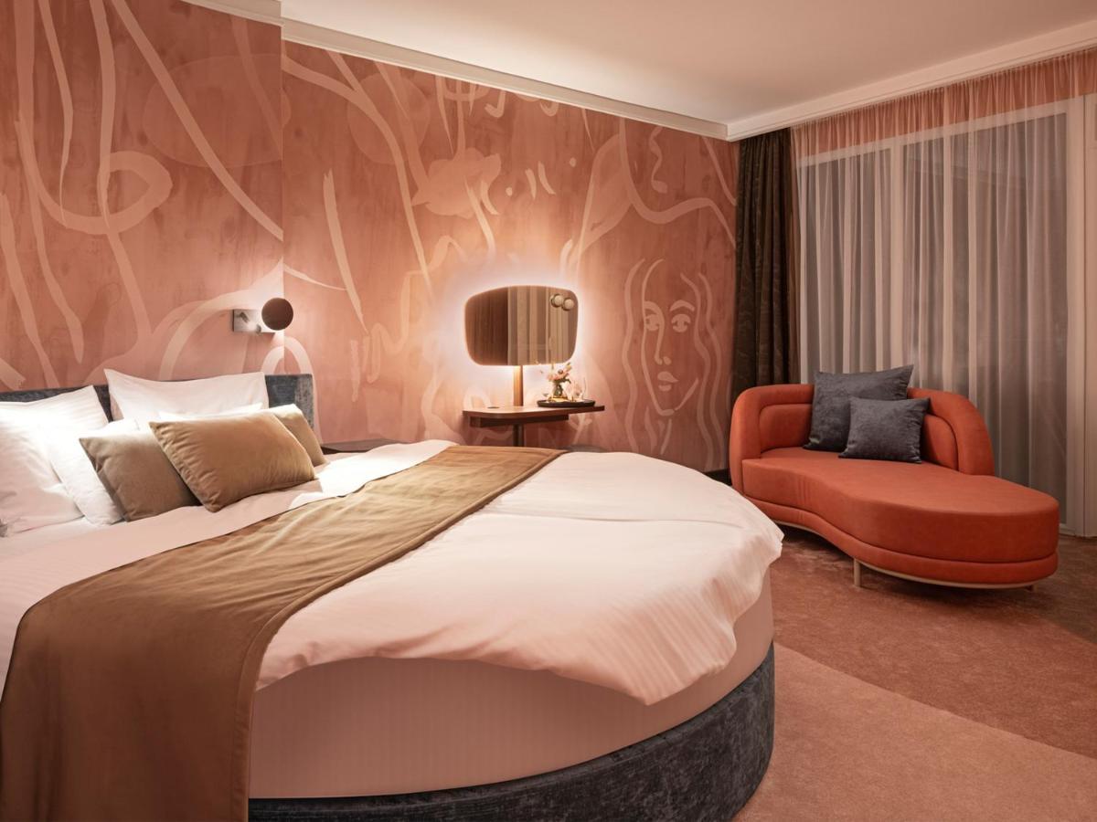 Oriental Love,1404582323:JPEG